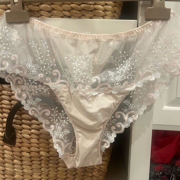Simone Perele Cream‎ Lace Panties - Picture 2 of 5
